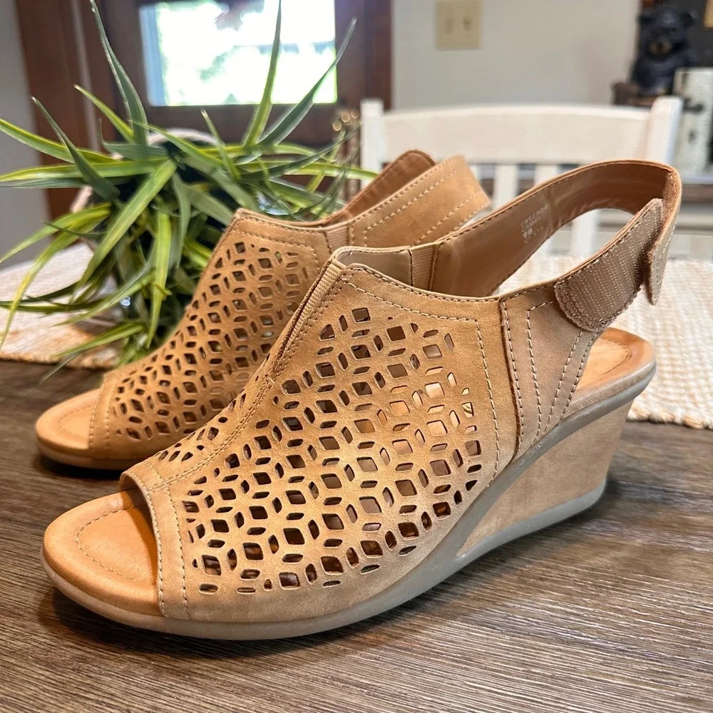 Earth‎ Origins Cascade Camel Wedge Sandals Leather Tan Cutout Ankle Strap 9B